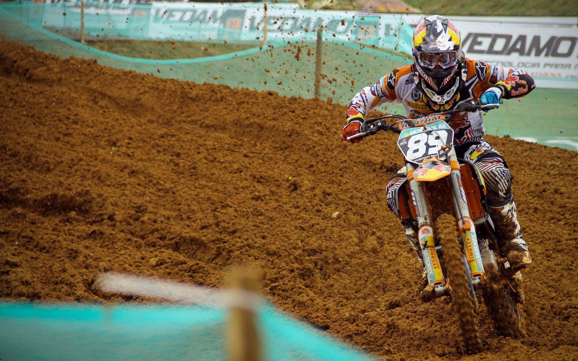 巴西媒体披露塔利斯卡提交转会申请,沙特豪门计划低价引援